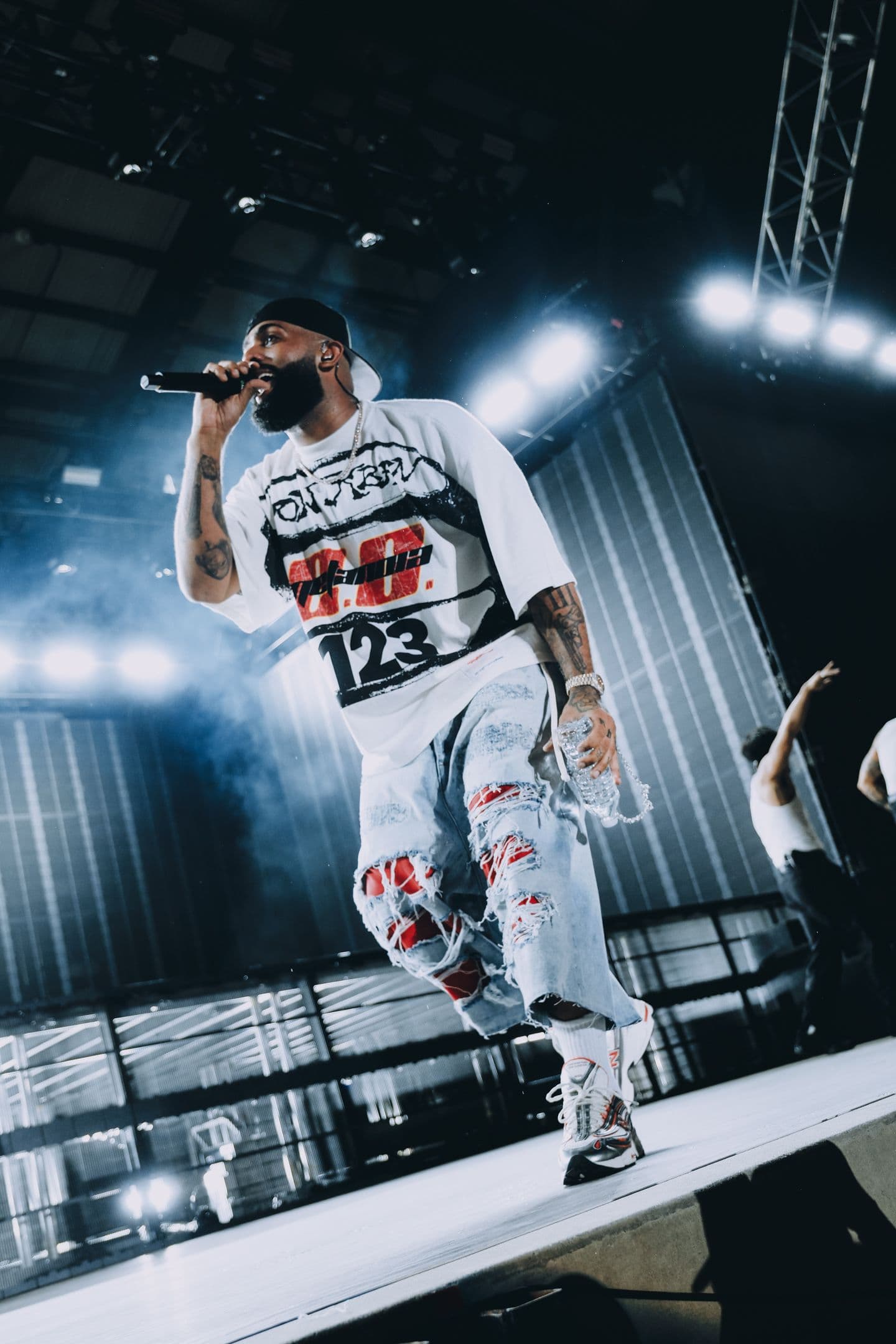 Eladio Carrión vuelve a Argentina con Don Kbrn World Tour