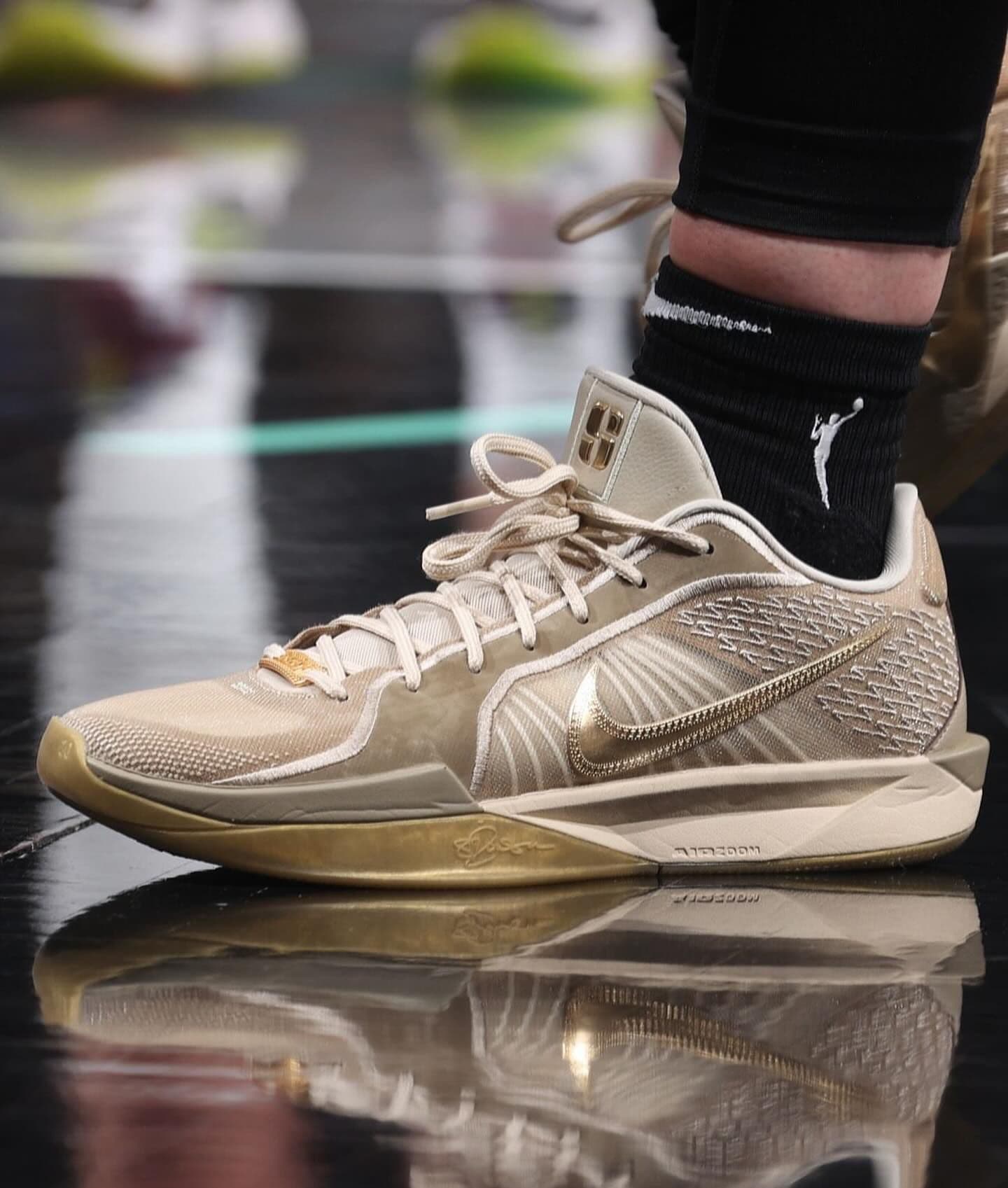 Tributo dorado: Nike Sabrina 2 "Stronger Than Gold"