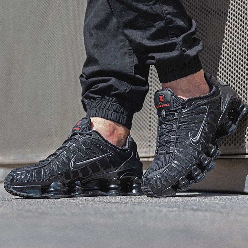 Actitud futurista: Nike Shox TL "Black Max Orange"