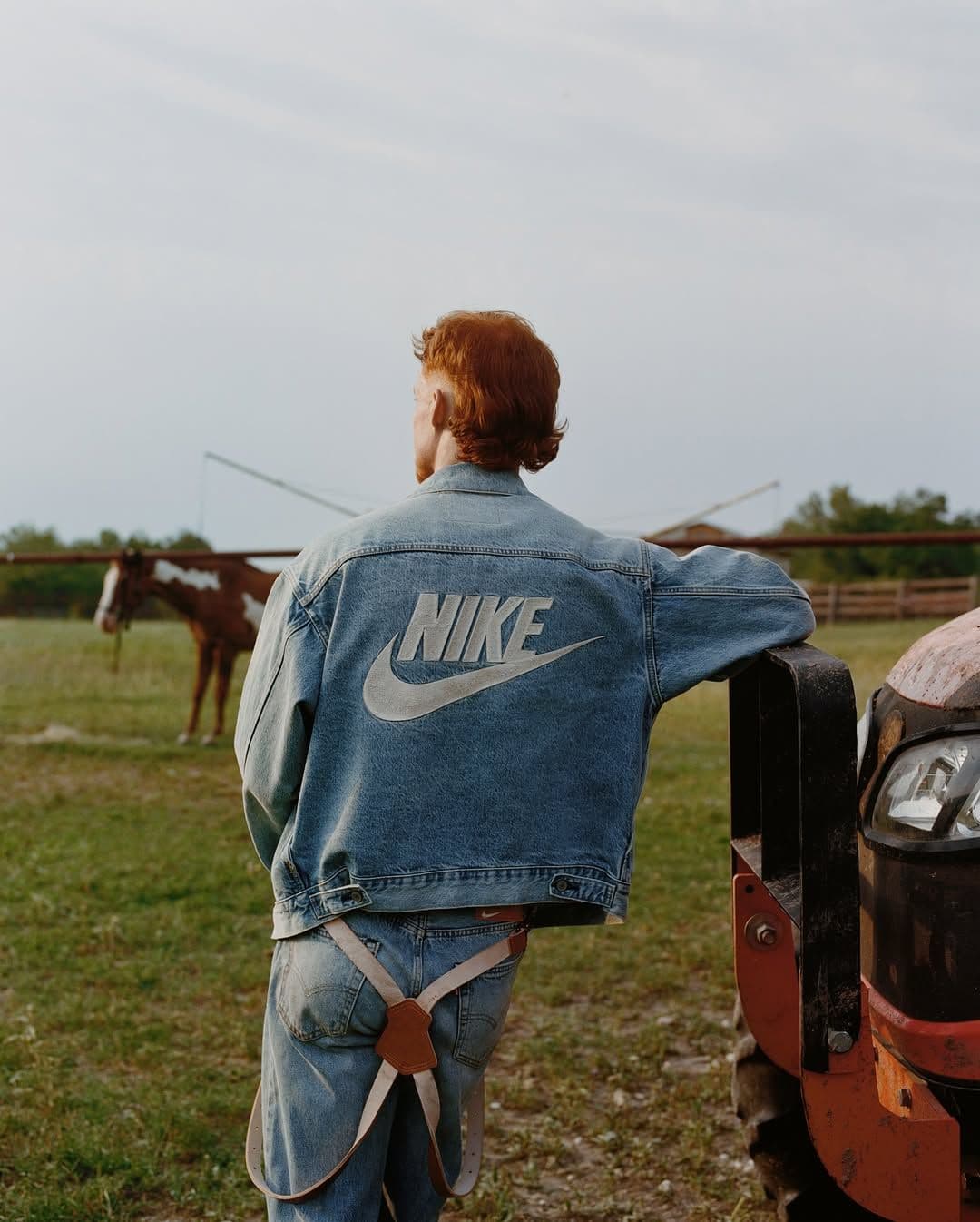 Nike y Levi’s lanzan una colaboración icónica en denim y sneakers